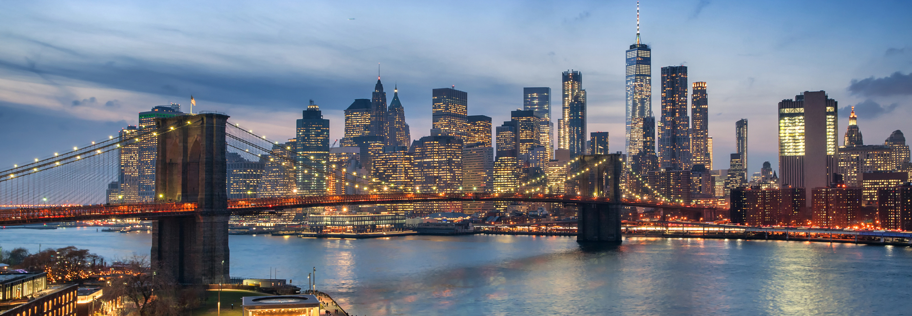Skyline of lower Manhattan and the Brooklyn Bridge​
